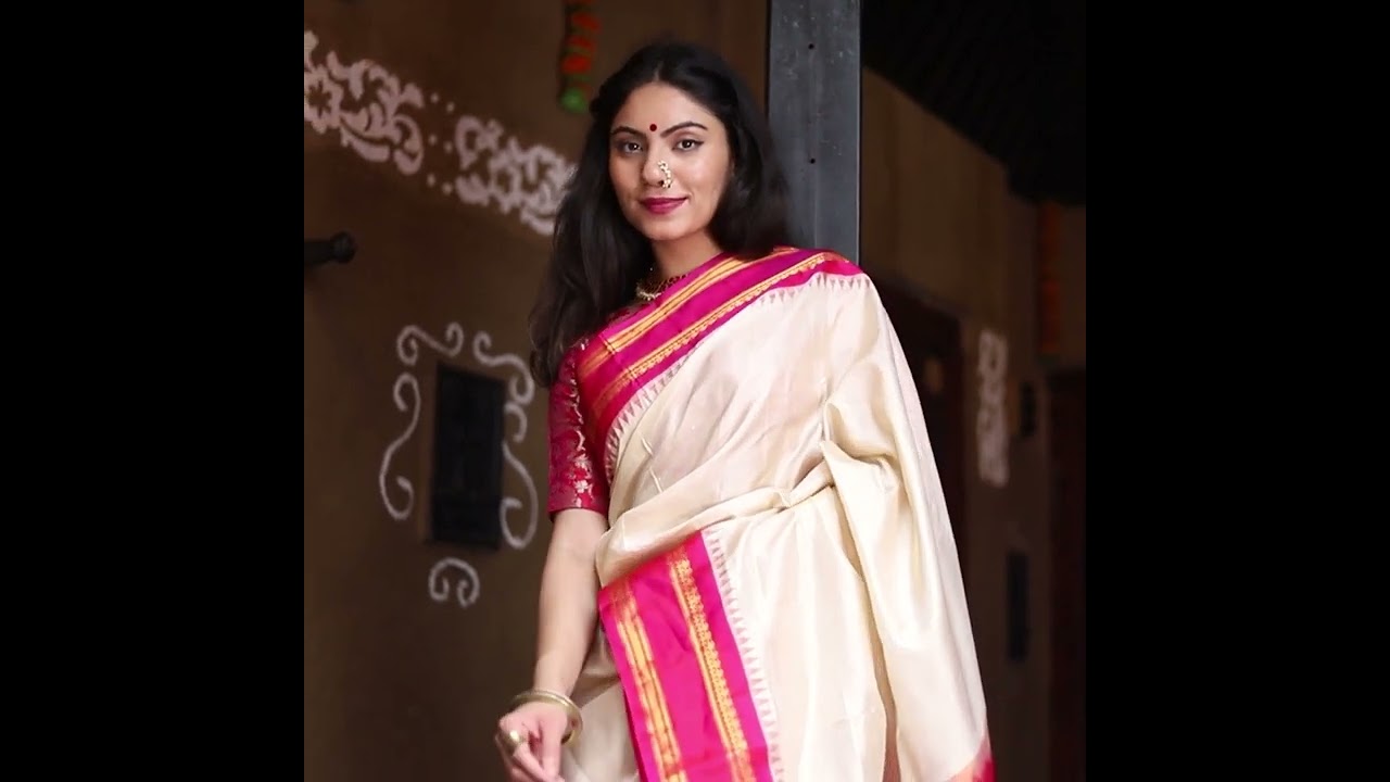Utsaav ~ Gadwal Pure Silk Traditional Handloom Saree &ndash; Off White with Pink Border| Very Much Indian