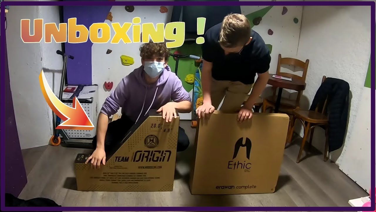 UNBOXING DE 2 TROTTINETTES FREESTYLES CHEZ MON SPONSOR ! (Ethic Erawan + Madd VX9 Team)