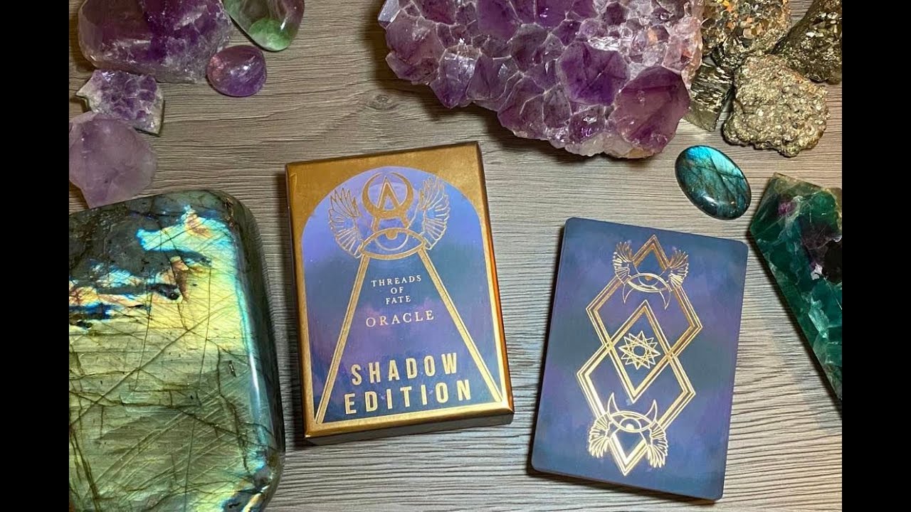 The threads of fate oracle deck (Shadow Edition) Flipthrough