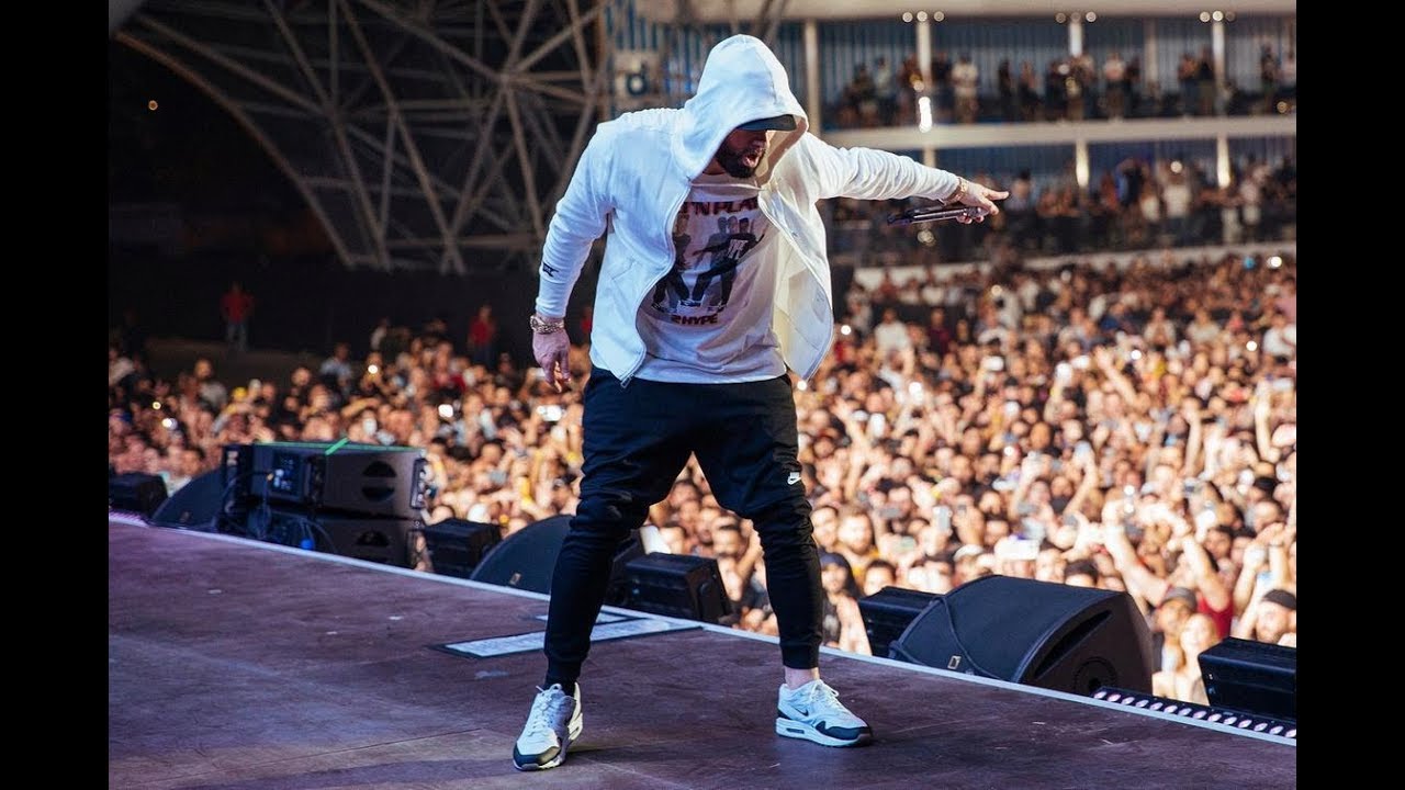 Eminem - Lose Yourself | Live - Abu Dhabi, du Arena