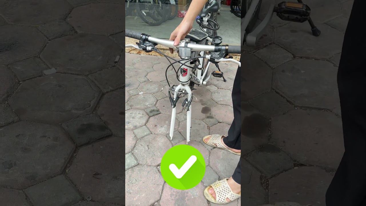 Front Wheel Removal Made Easy &ndash; Step by Step! ⚡ #mtbreview #cyclingtips #bicycle