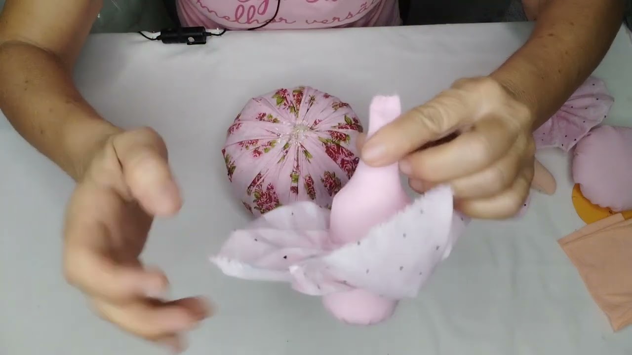 Vem aprender essa menina de pano peso para porta simples e fácil linda 