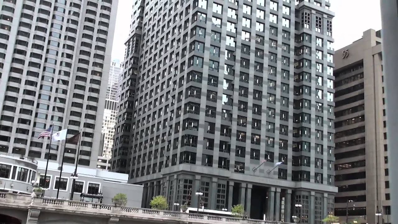 Chicago Architecture Foundation River Cruise: Weekend in Chicago