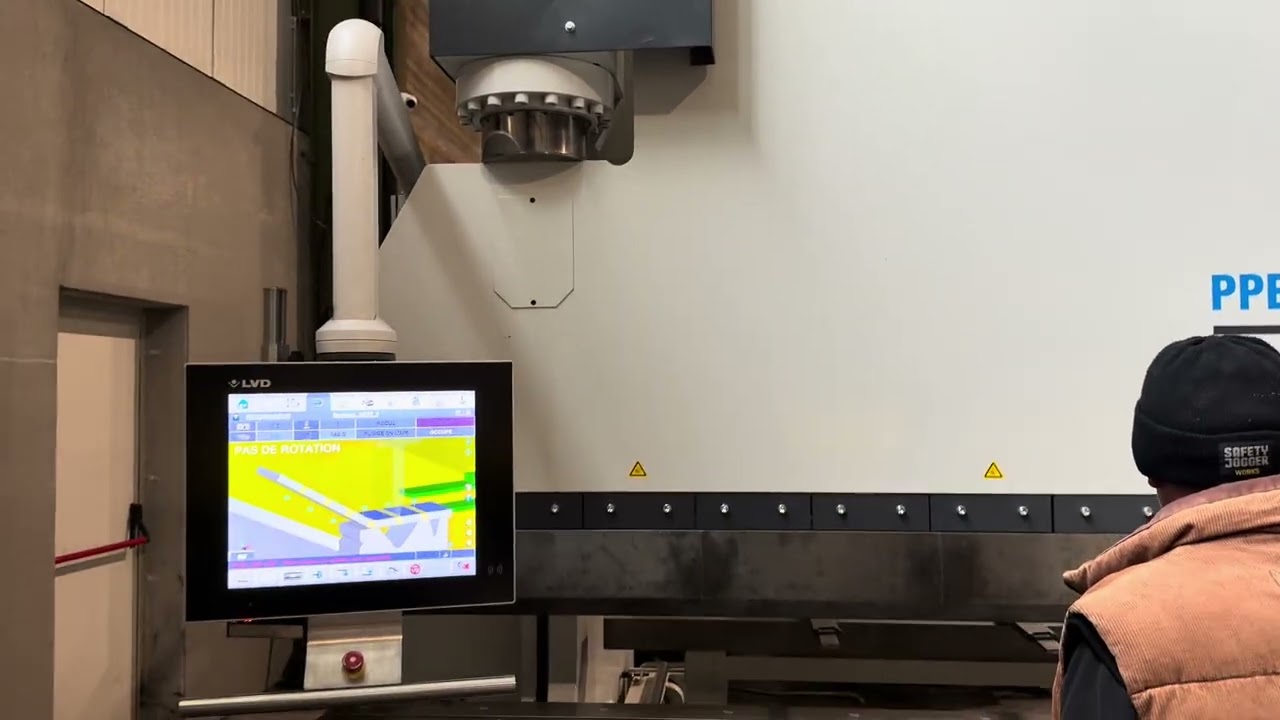 LVD PPEB 250 ton x 4100 mm CNC (O01 16142)