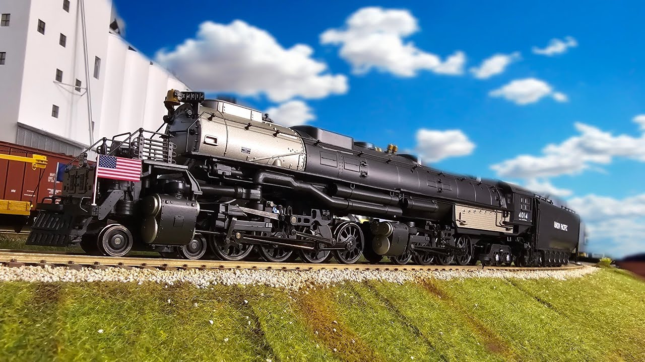 Review - HO Scale Rivarossi Big Boy UP 4014 Steam Locomotive Heritage Edition DCC and Sound
