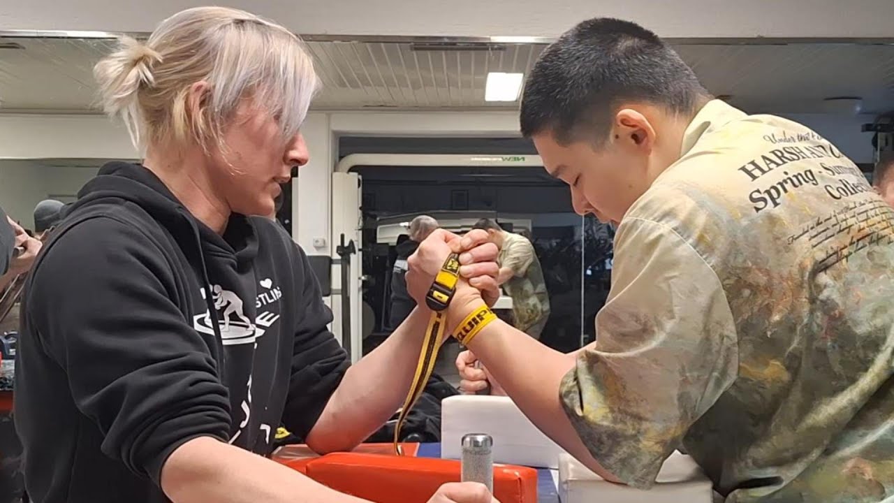 Maribor Meetup - Armwrestling practice