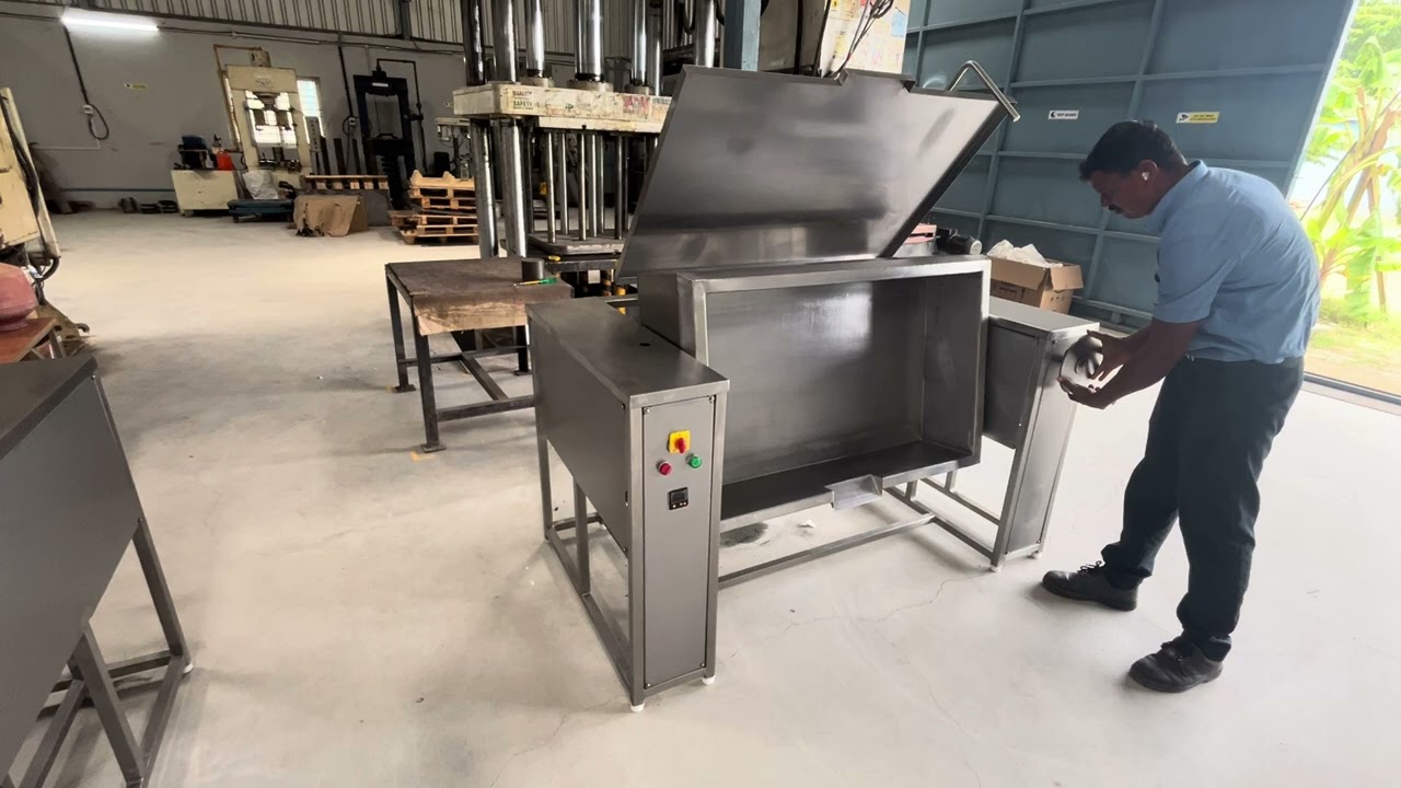 Tilting Braising Pan | Heavy-Duty Commercial Kitchen Equipment for Hotels & Restaurants