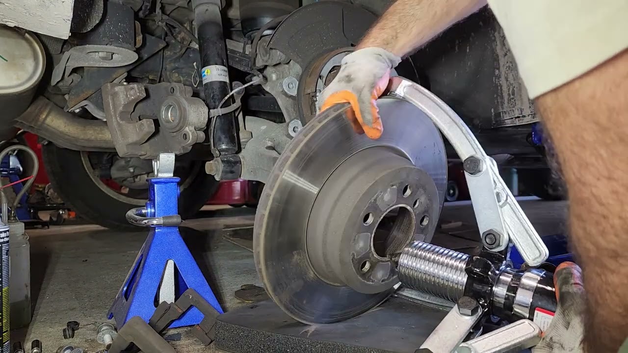 Harbor Freight Pittsburgh 10 ton brake rotor puller in action
