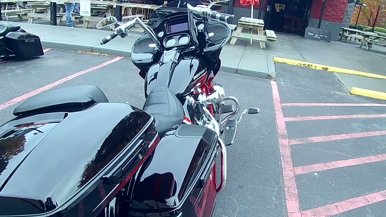2021 Harley Davidson Road Glide CVO walk around!!