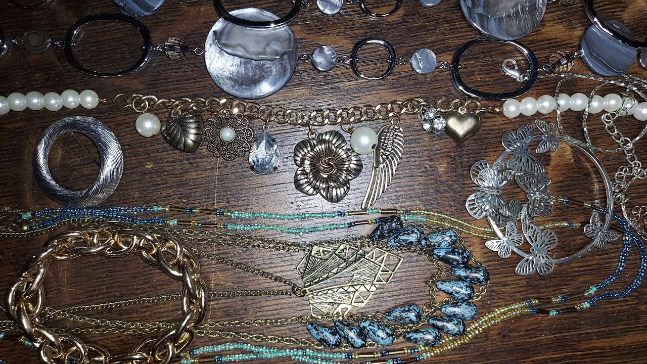 Jewelry and Yammerin' 881