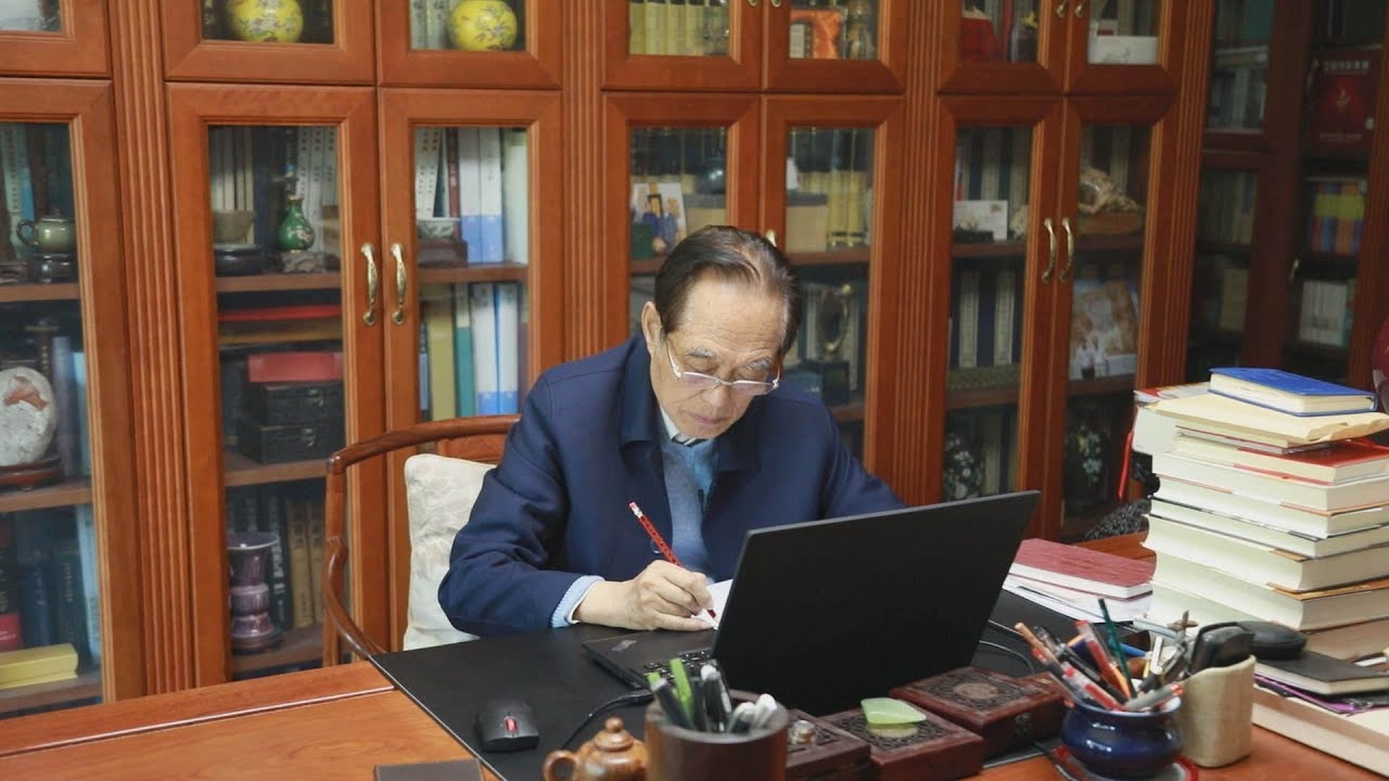 阎崇年讲清史古稀成名 回应&ldquo;身份&rdquo;质疑：我不是清朝遗老遗少