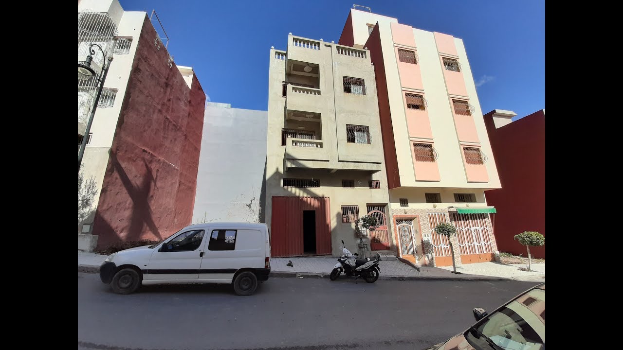 دار للبيع في طنجة البالية تجزئة العلاوي المساحة 70 متر كراج وطبقاتيين