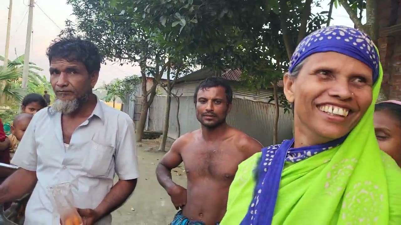 ঠেলা  গাড়িতে   মজার   মজার   জিমিস