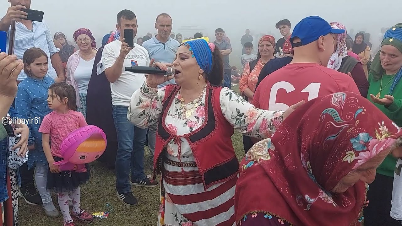 Hadiye Ölmez Yayla Şenliğinde türküleriyle hem coşturdu hem duygusallaştırdı