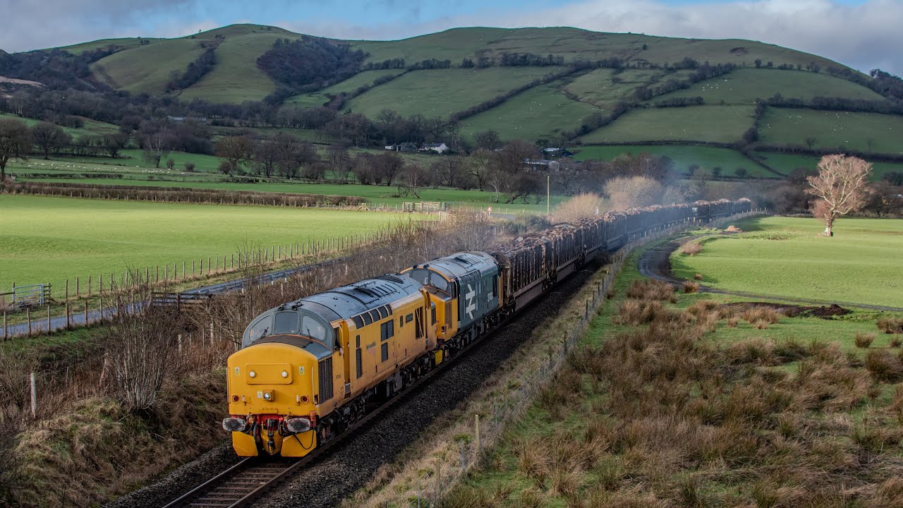 Network Rail 97303 and Swietelski 37424 Storm For Chirk with 6C56 17/01/26