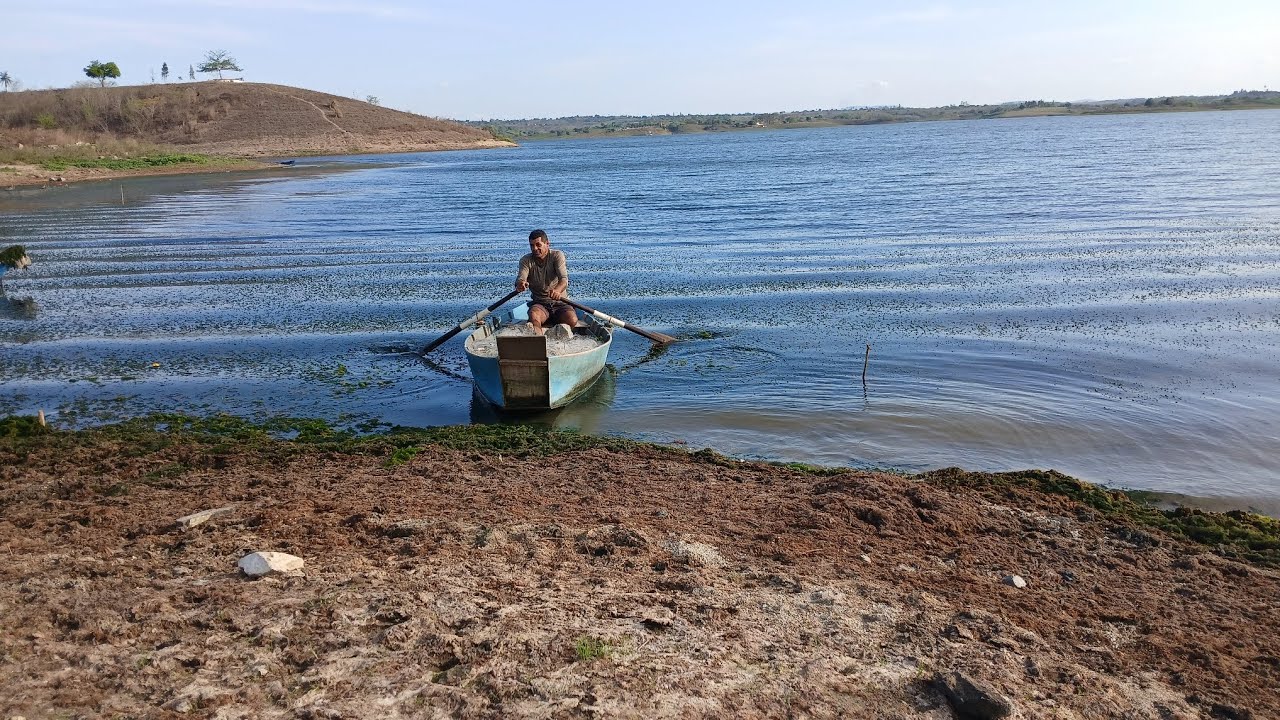 Lagoa do carro + uma barragem que desbravamos.
