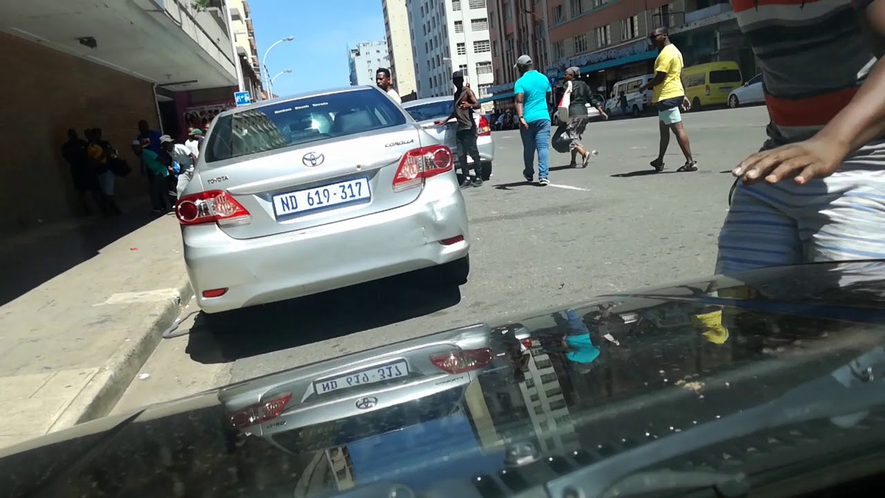 2.2 metre Black Mamba in Durban CBD