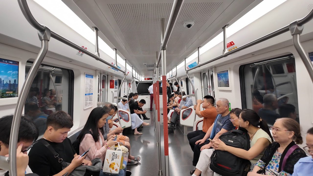 Riding the Wuhan Metro from Qushuilou to Crane Tower – Full Journey