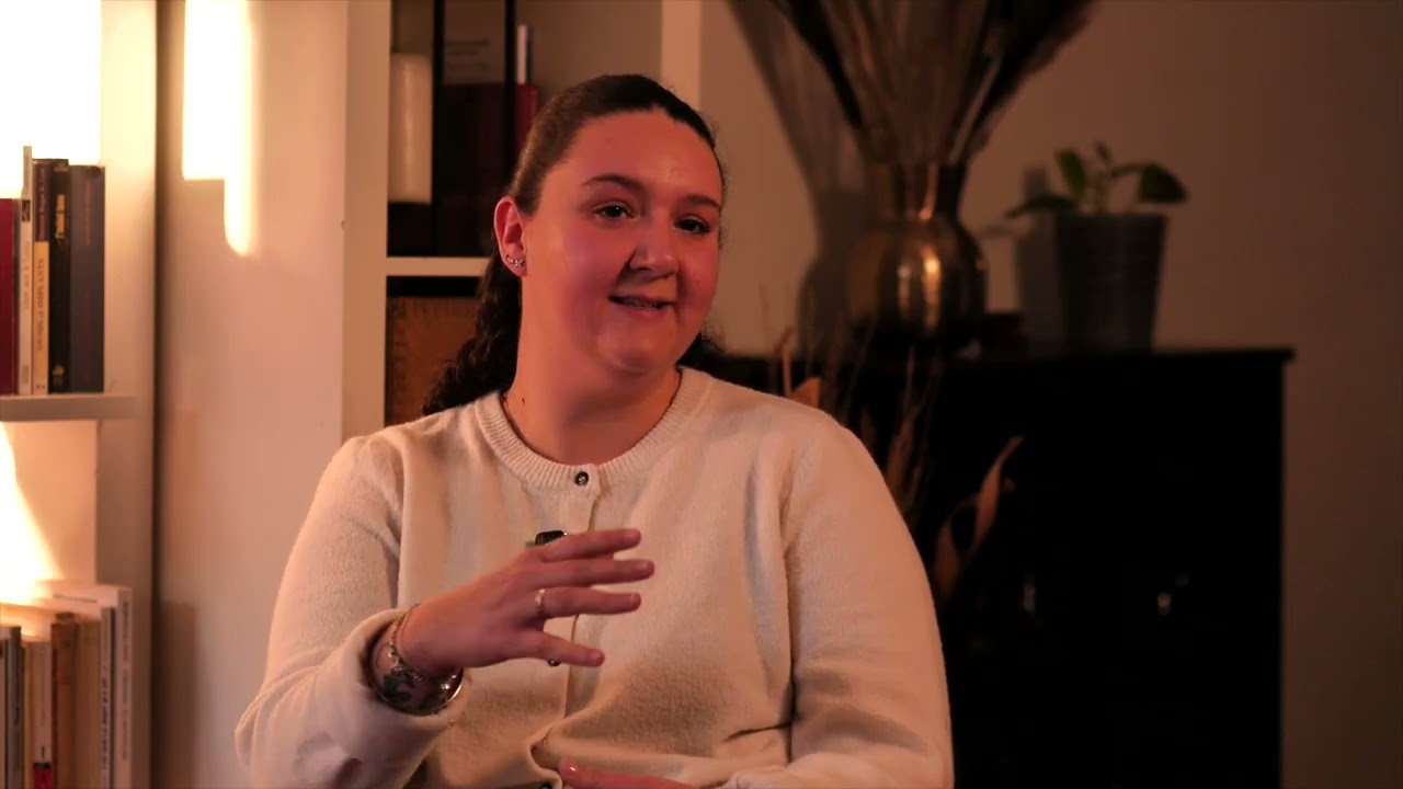 Amandine Pecherat, Conseillère en banque