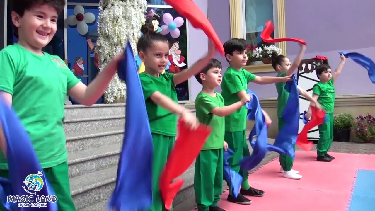 Magic Land Usaq Baxcasinda 28 may Bayraminda Bayraq reqsi