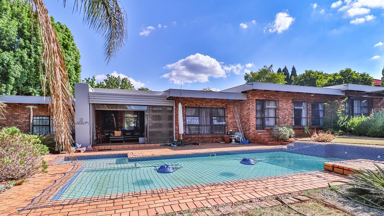 4 Bedroom For Sale | Moreleta Park