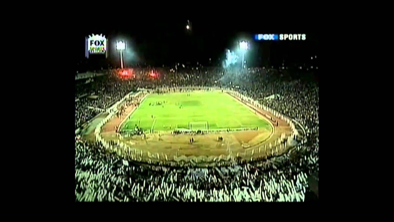 Salida Colo Colo vs Pachuca final Sudamericana 2006