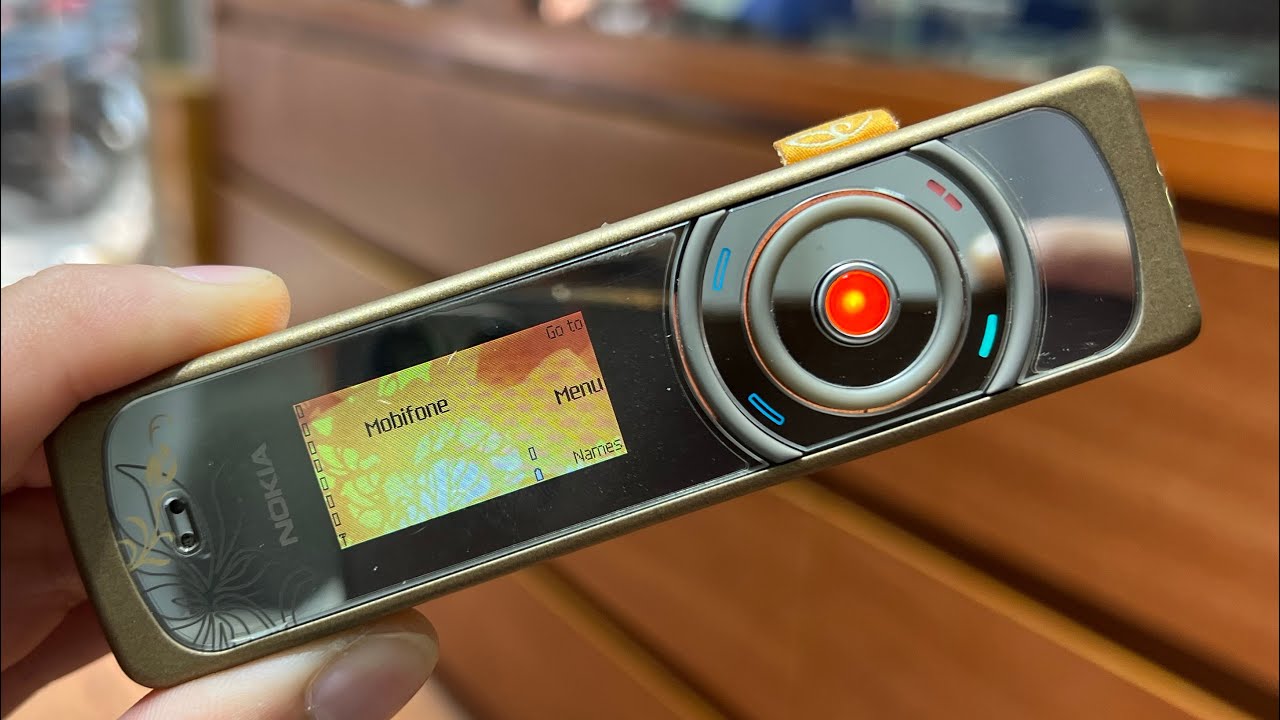 Nokia 7380 Lipstick Phone: Nothing More Than a Legend Now