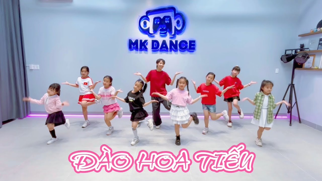 ĐÀO HOA TIẾU (nhạc Hoa) - Uông Duệ | Dance Kids | MK DANCE