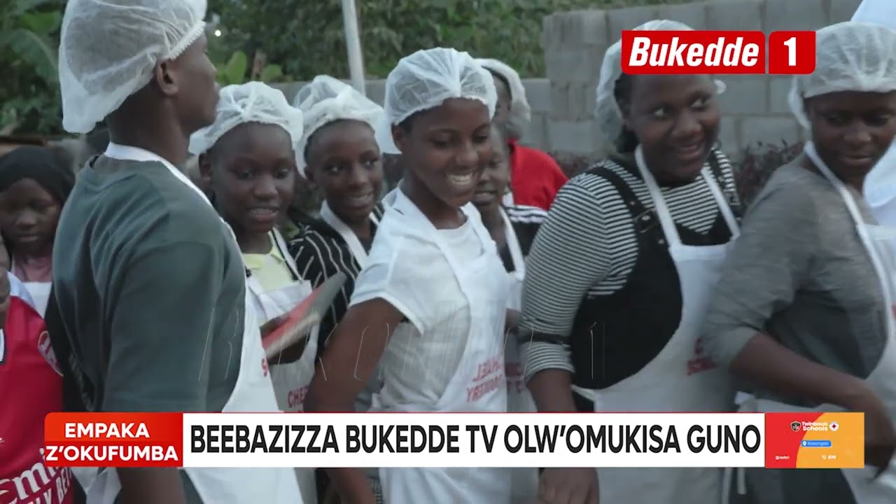 Okufumba: Tufundikidde empaka z'abaana ez'okufumba. Bafumbye  ekibumba nga bwe baayigirizibwa.