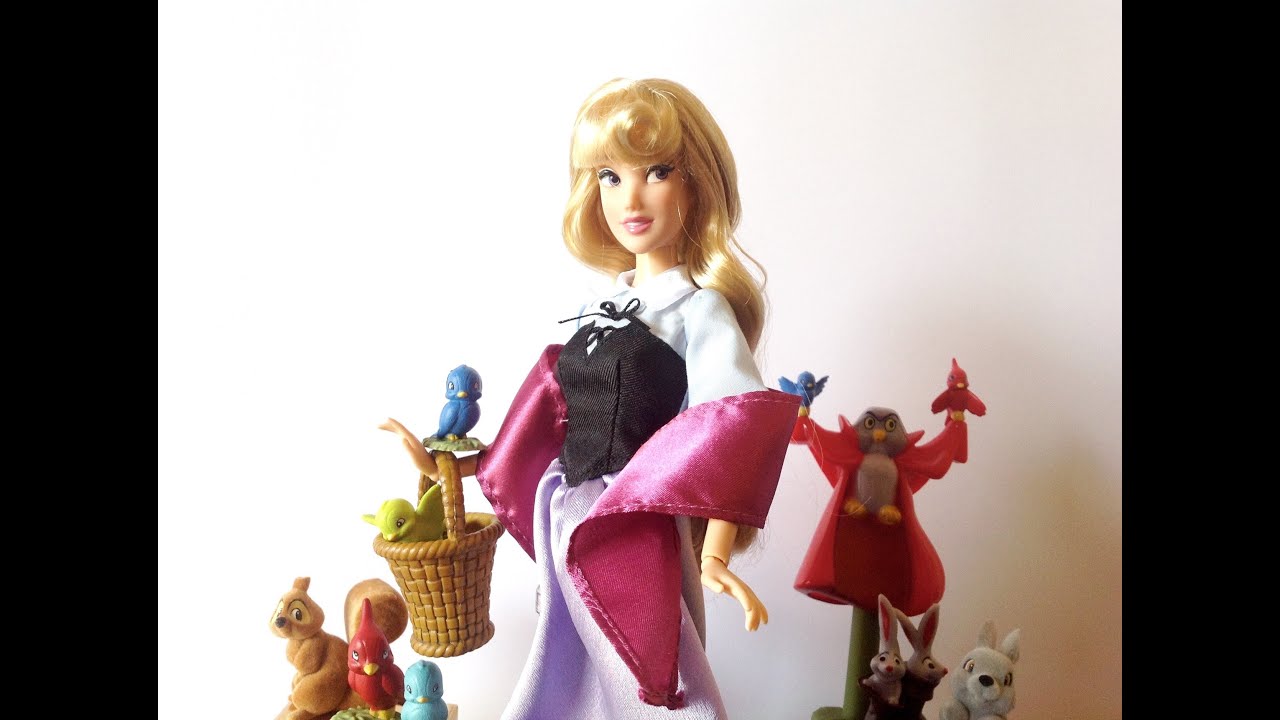 Disney Store Sleeping Beauty Aurora Deluxe Singing Doll Set review