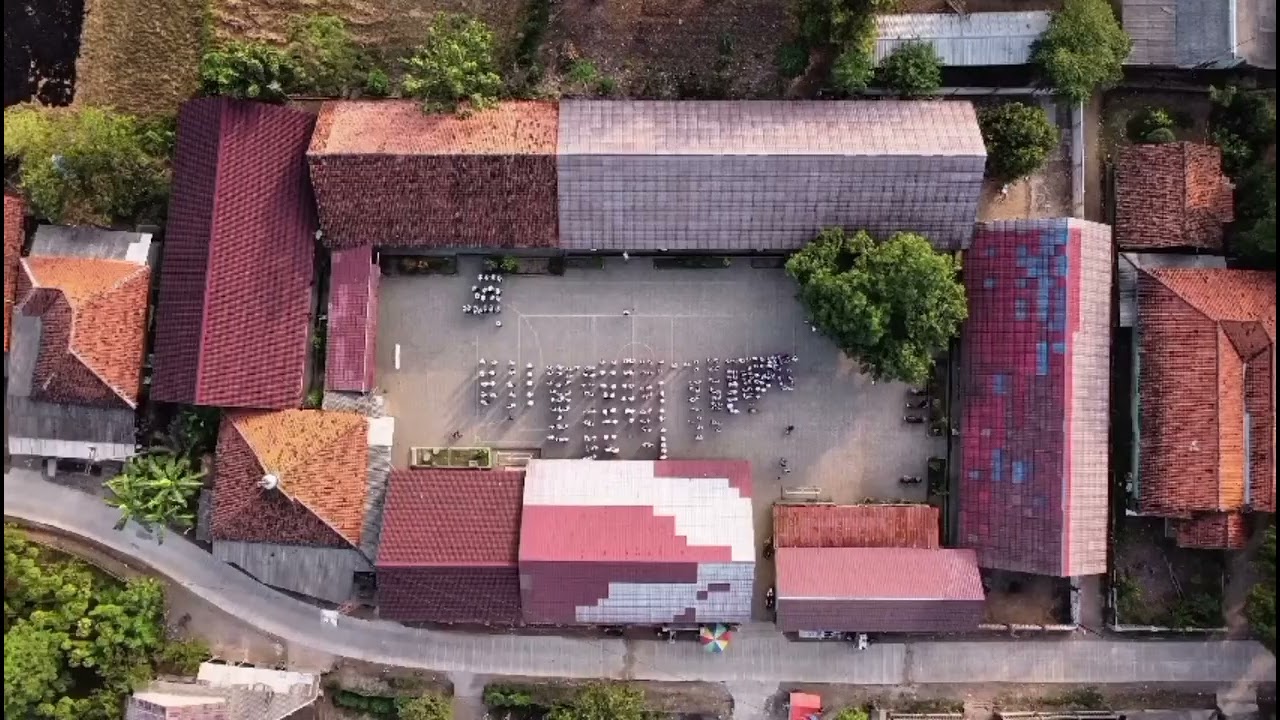 Pengibaran Bendera hari Senin, 28 Juli 2025 SDN Maja dan SMPN Satu Atap 1 Gantar