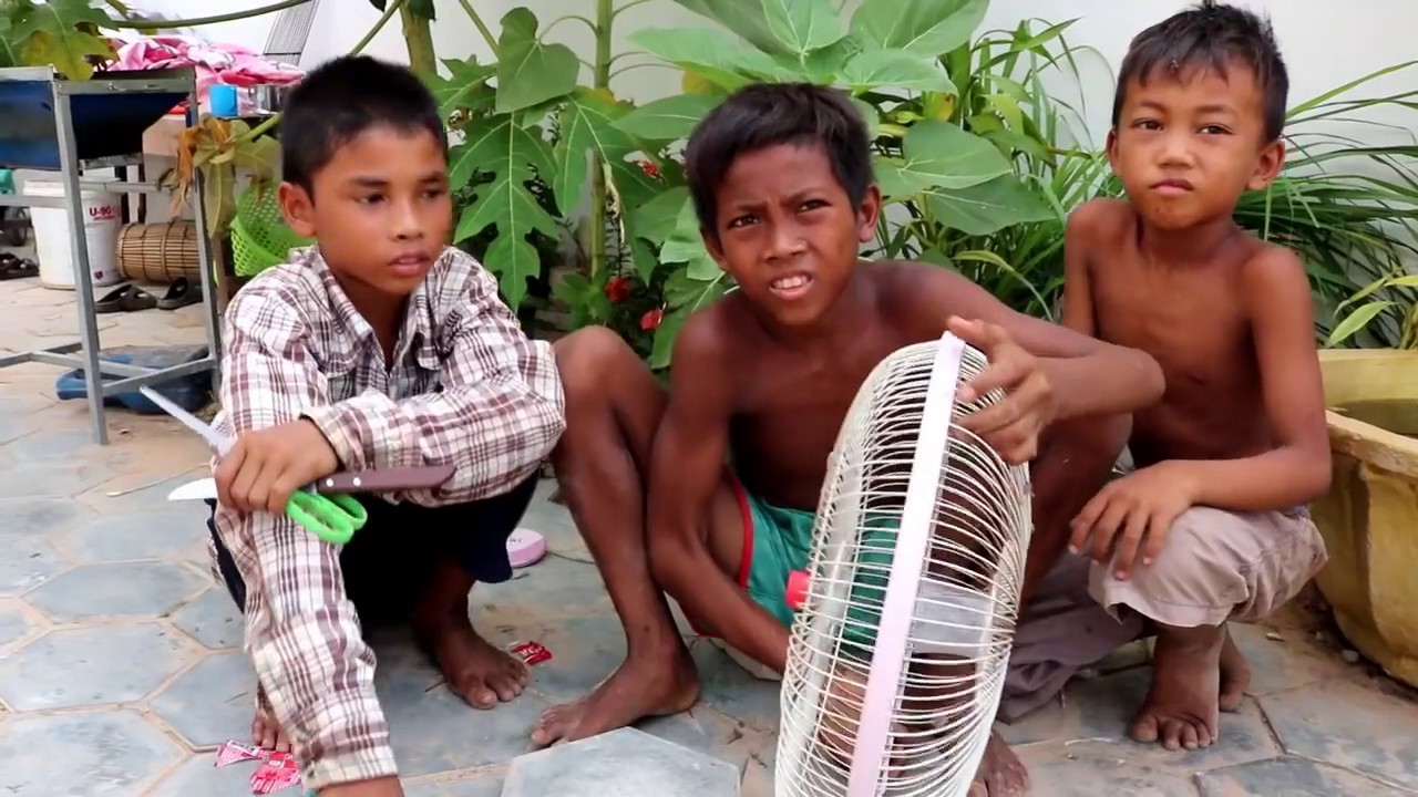Three Boys Catch Fish Using  Electric Fan Guard Fish Trap   How to Make Electric Fan Guard Fish Trap