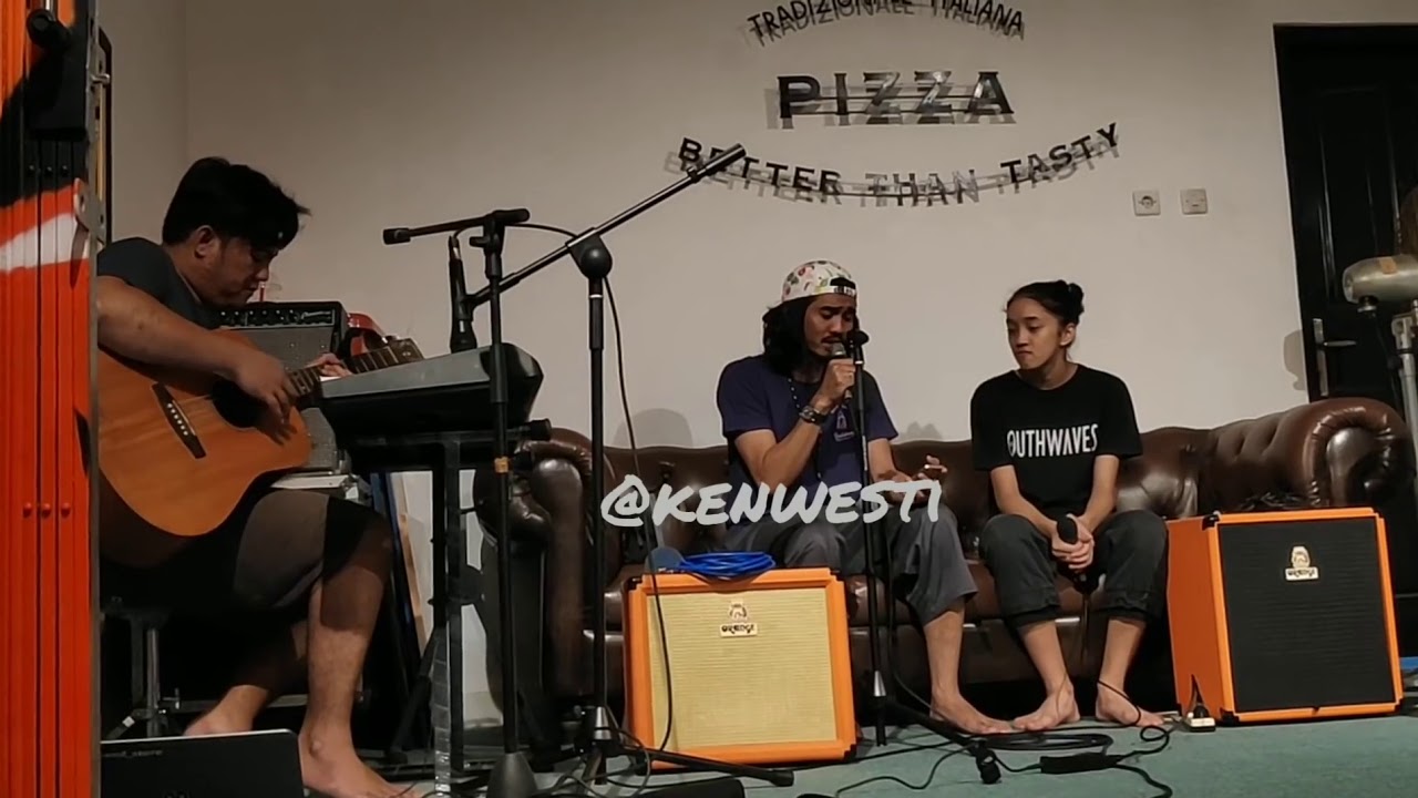 Duta cover lagu monocrom
