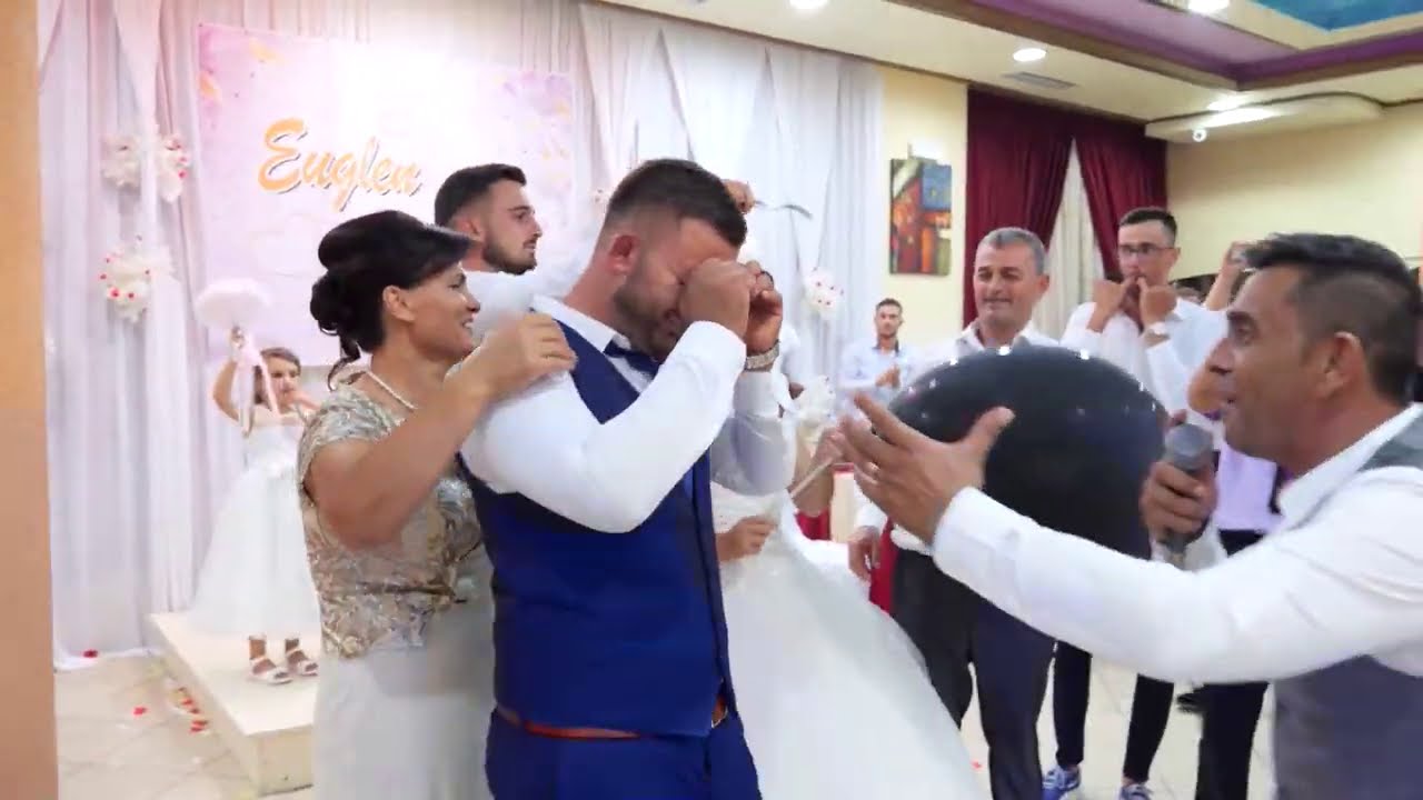 Nusja Surprizon Dhendrrin Diten e Marteses ...