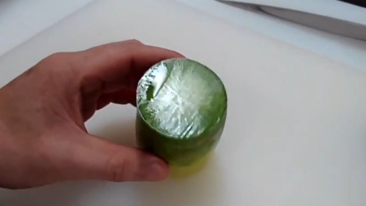 【白紙２鋼　霞　むきもの包丁】　緑大根　野菜の断面