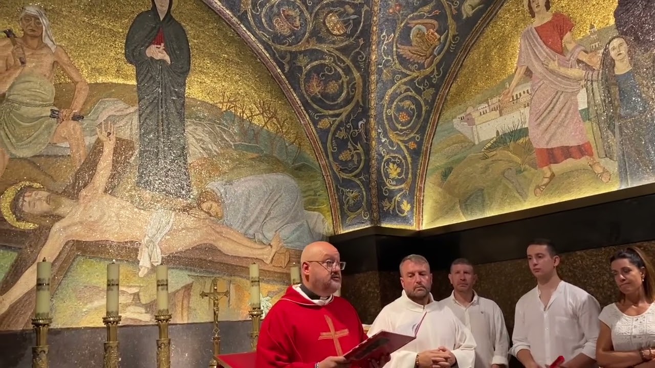 Eucaristía en el Monte Calvario (Basílica Santo Sepulcro Jerusalén), Peregrinación Tierra Santa 2023