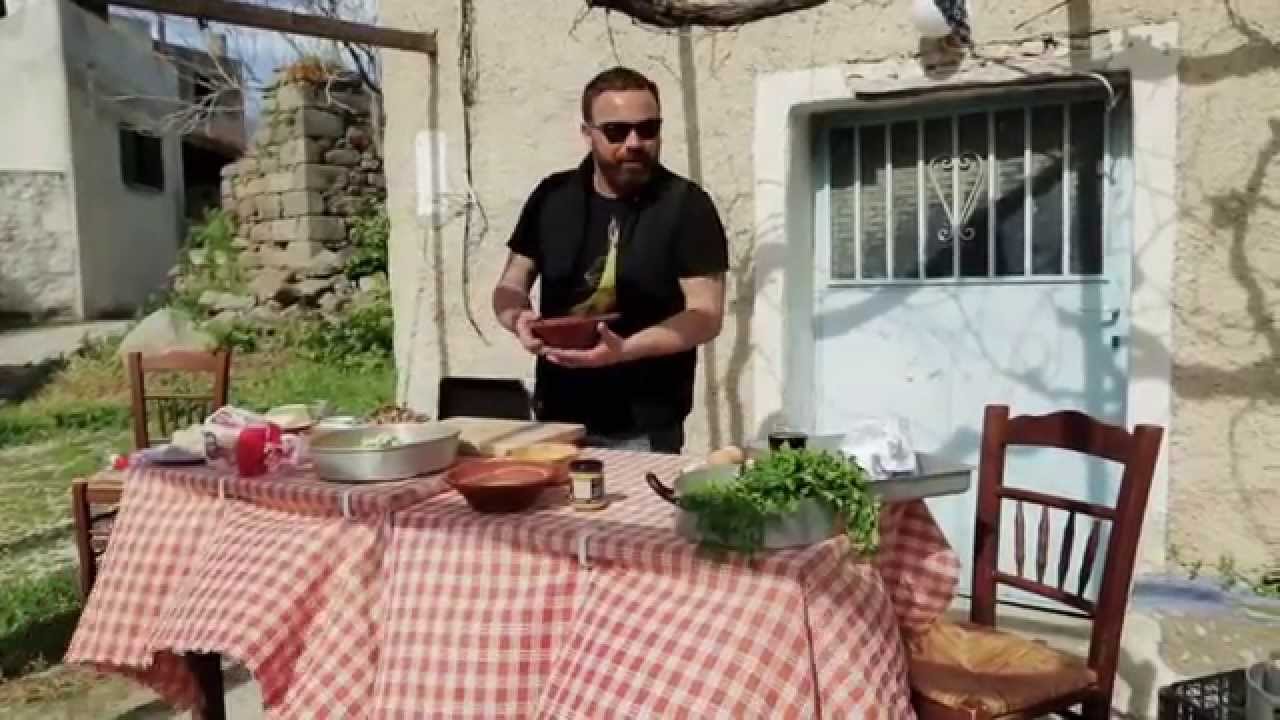 Η πιο πρωτότυπη συνταγή γεμιστού ρολού από τον Βασίλη Καλλίδη