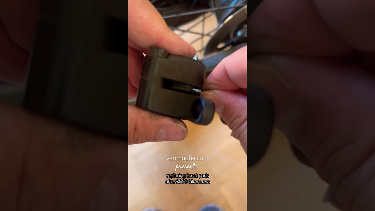 VanMoof S3/X3 - replacing break pads after 3000 kilometers #maintenance  #cycling #ebike