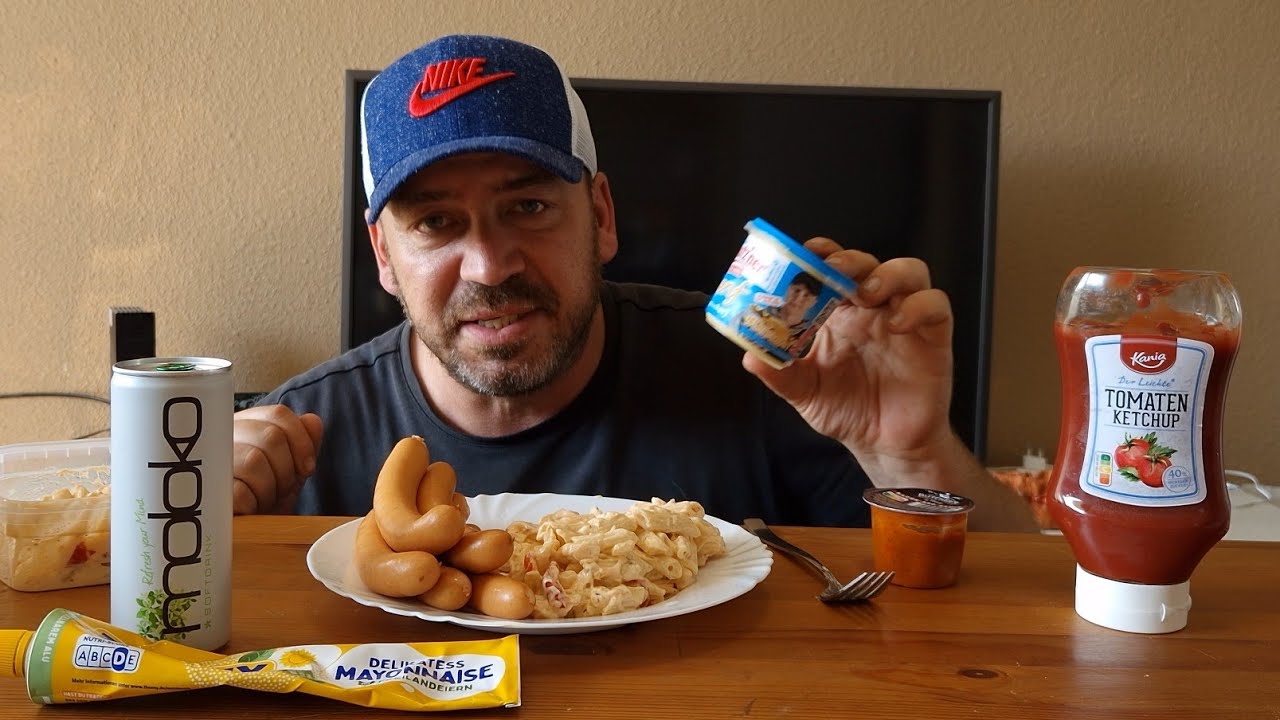 Wiener Würstchen mit Nudelsalat - Bacon BBQ Sause & Bautzener Senf.
