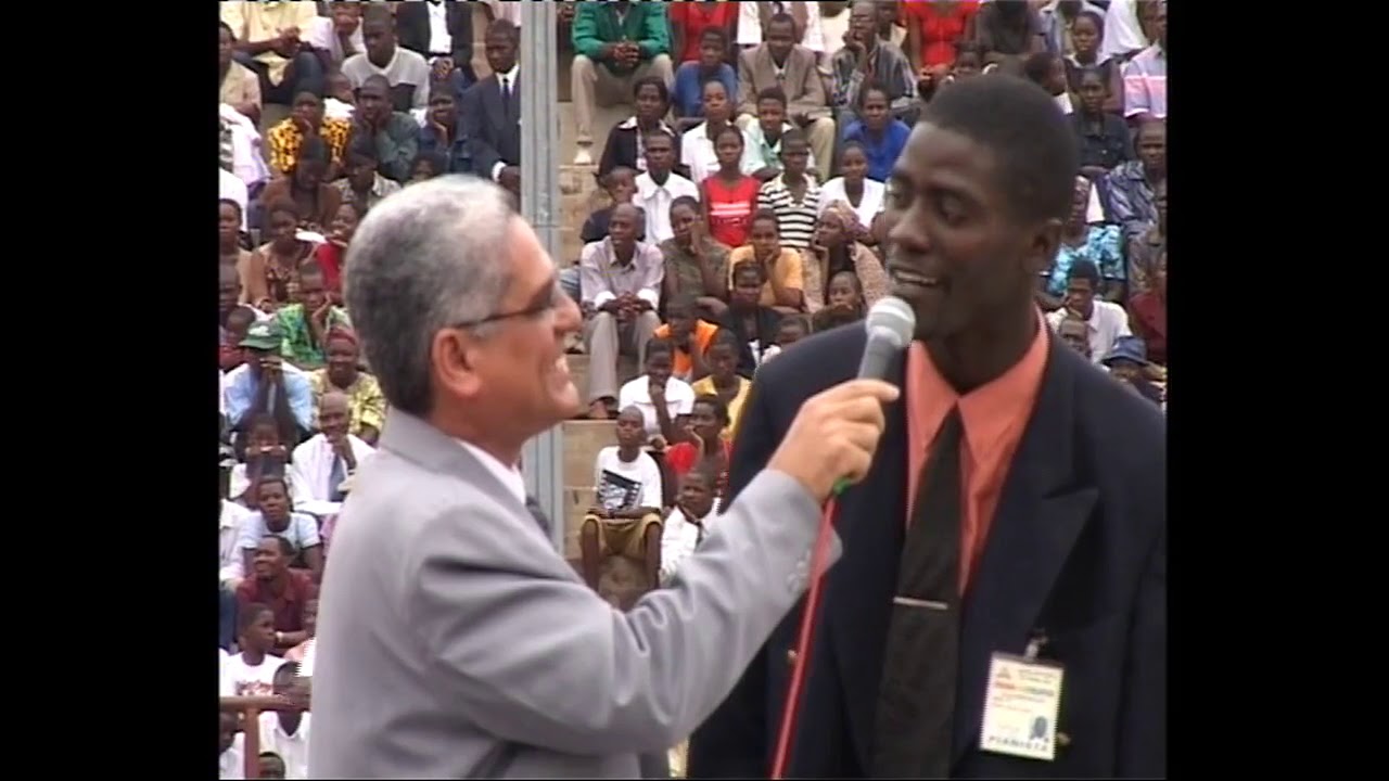 a esperança é Jesus.pr. Bullon. angola