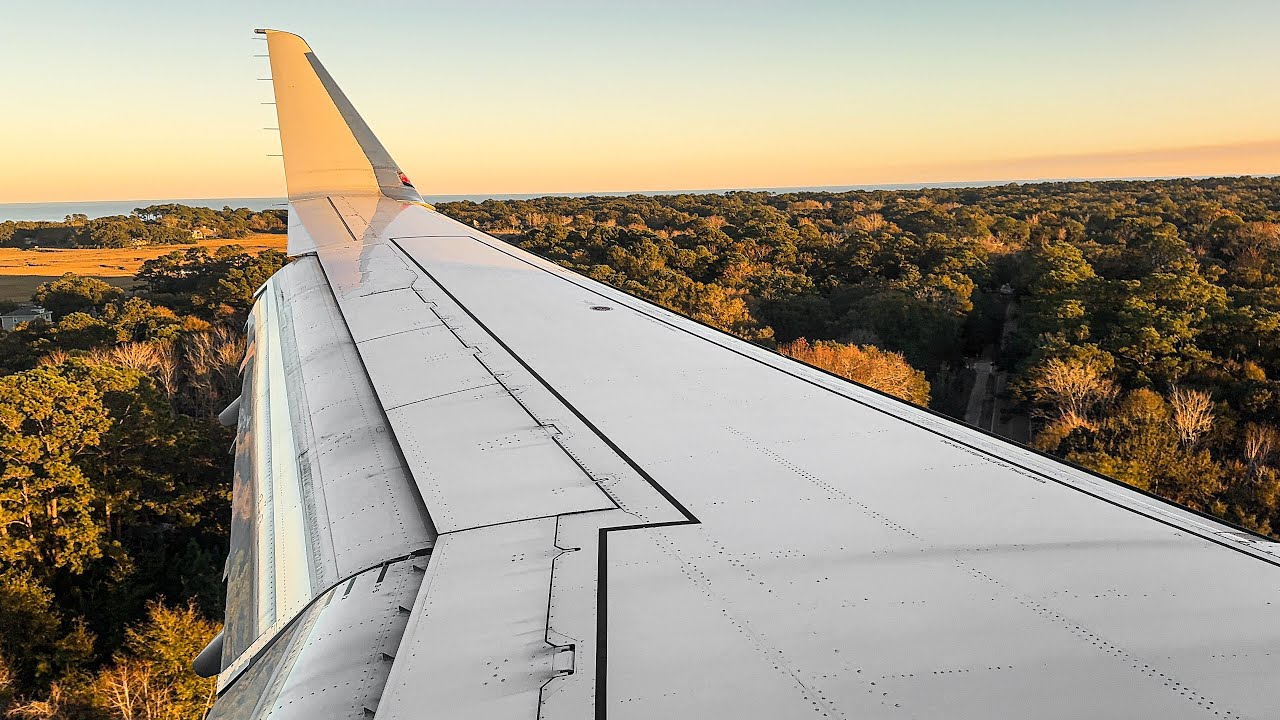 New Year's Eve Sunset! American Eagle E175 landing in Hilton Head Island