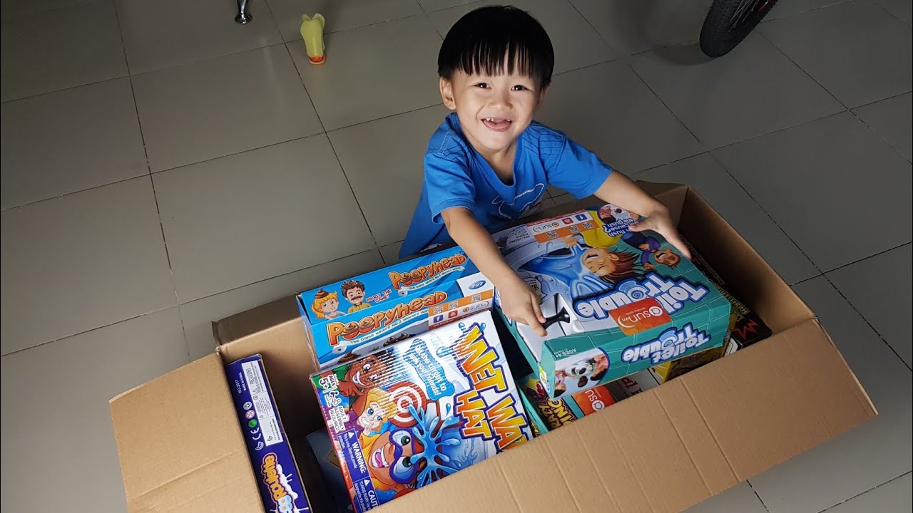 Mẹ Ghẻ Con Chồng ❤ Thùng Đồ Chơi Khổng Lồ ❤ TinTin TV