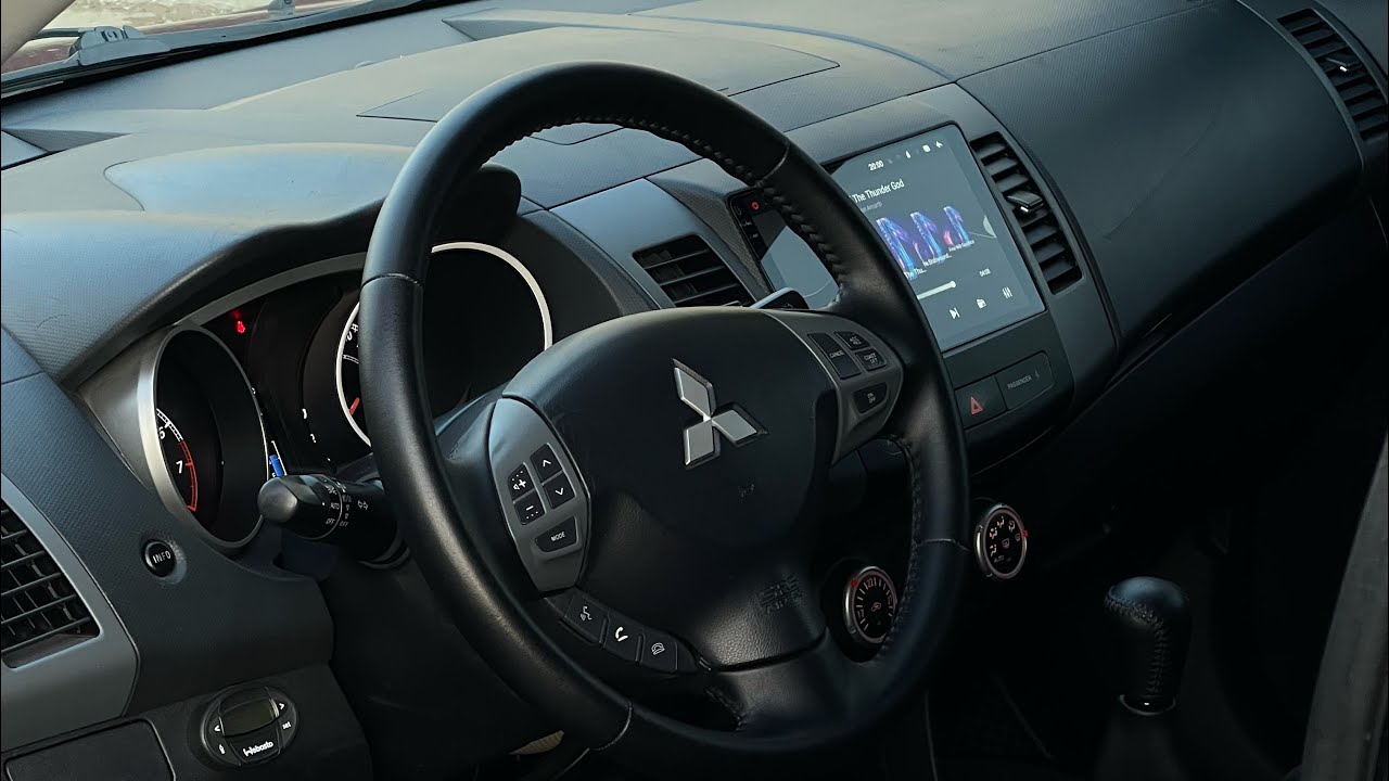 Крашу пластик салона Outlander xl