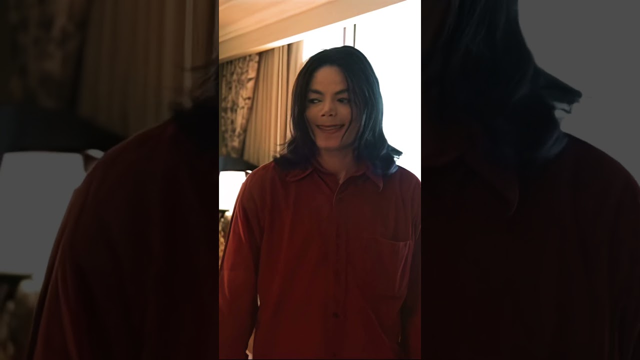 PICTURE MICHAEL JACKSON ZOOMIN THROUGH 5* HOTEL HALLWAY WITH MOBILITY SCOOTER🛵💨😆 #michaeljackson