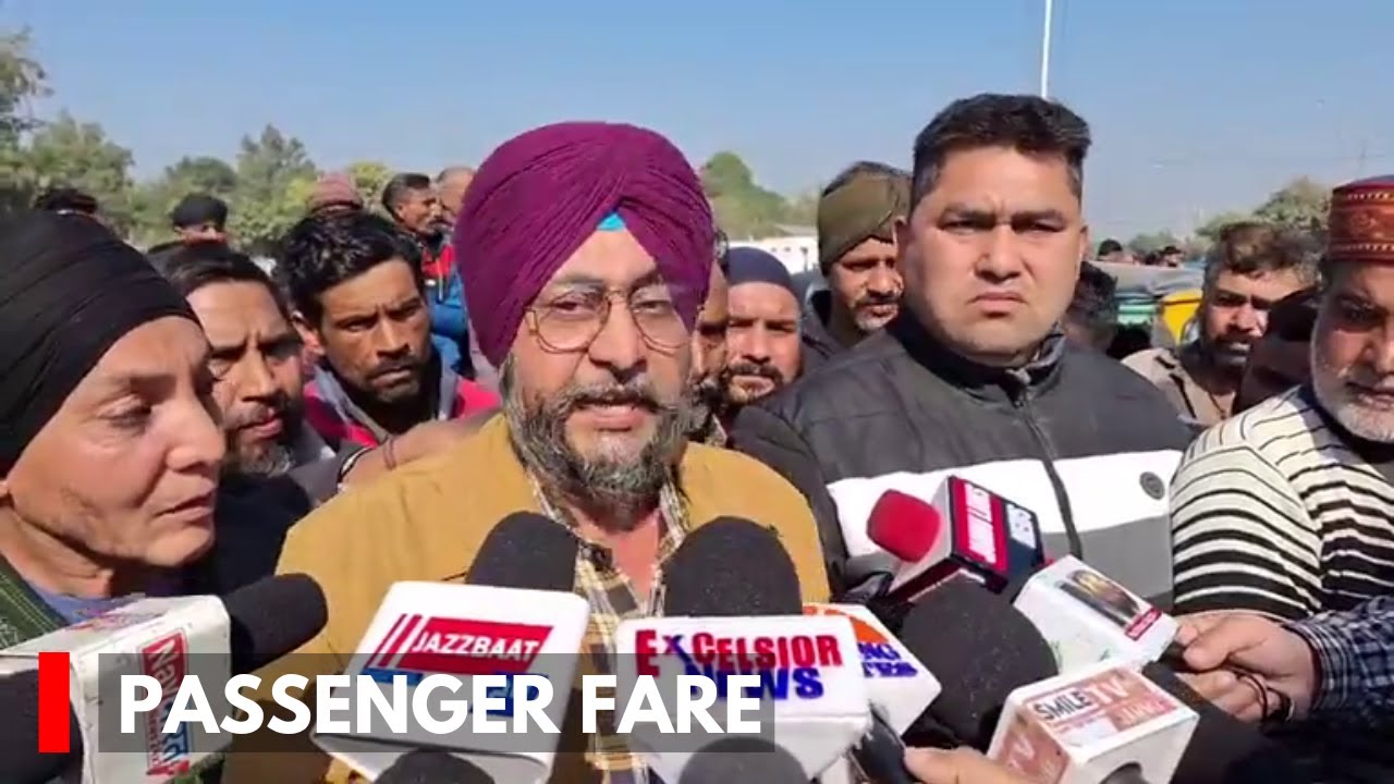 E-Rickshaw driver protest against new  Passenger Fare
