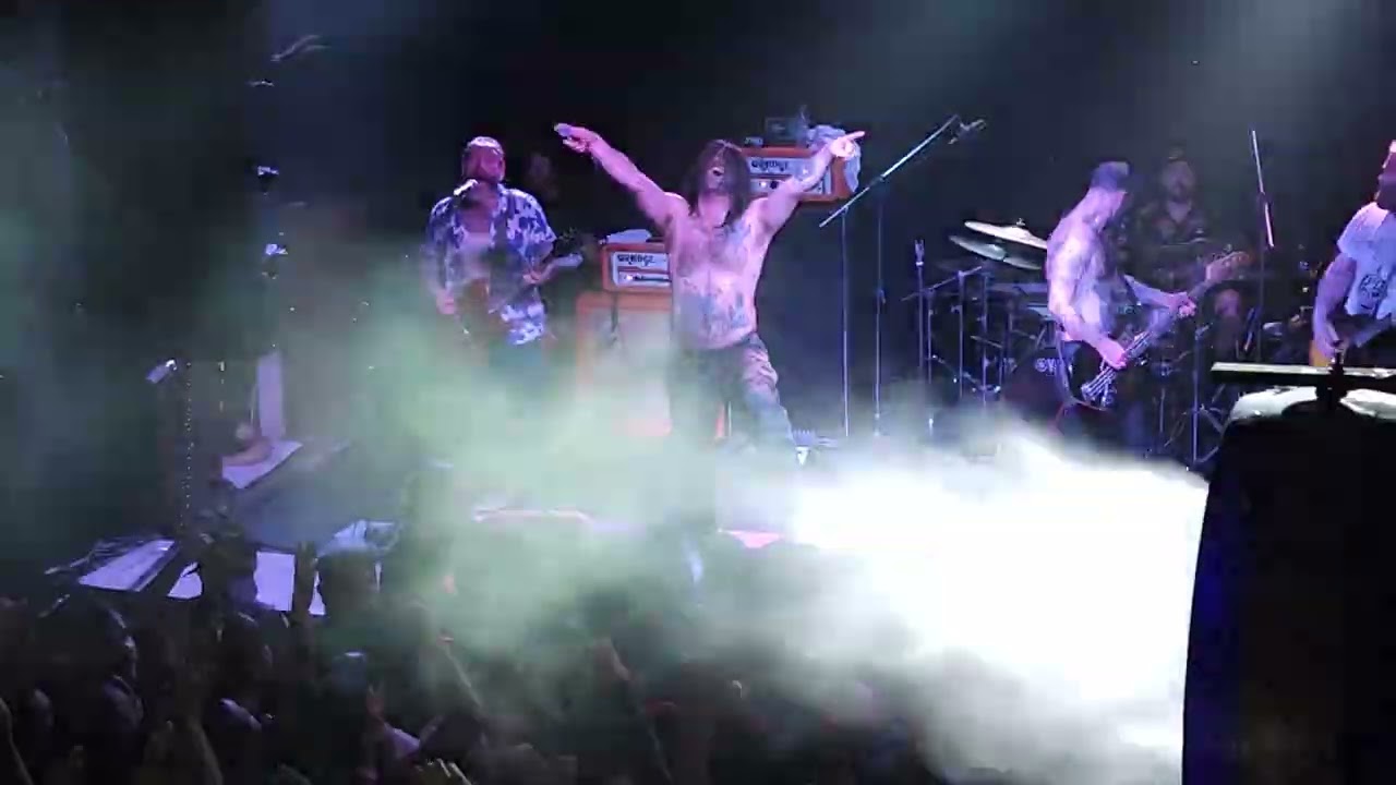 alexisonfire - 44 caliber love letter / young cardinals = Live Curitiba Brazil 20/03/2022