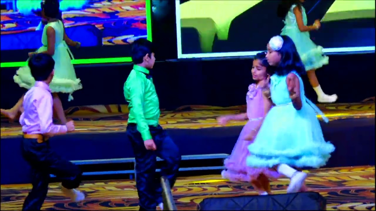 Day 3 Dance by 3rd Saturn Bollywood mashup on ANNUAL DAY SRN MEHTA CBSE SCHOOL KALABURAGI