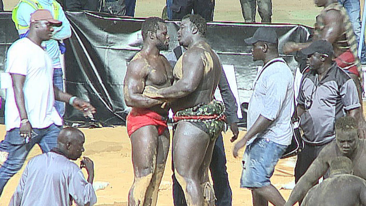 Serigne Ndiaye 2 sort Ordinateur dans un combat trop rapide