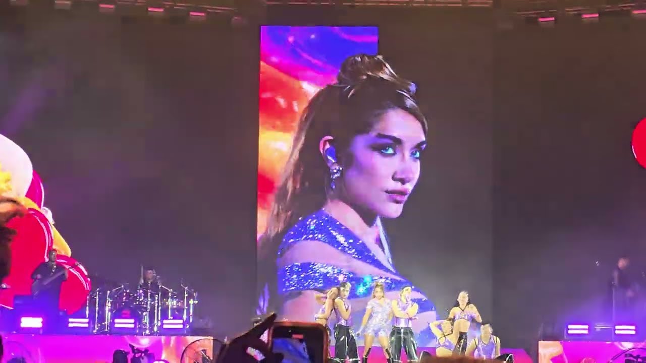 Tú me lo haces fácil | Hasta los dientes | Nunca Pasará - Maria Becerra (Live - 2024)