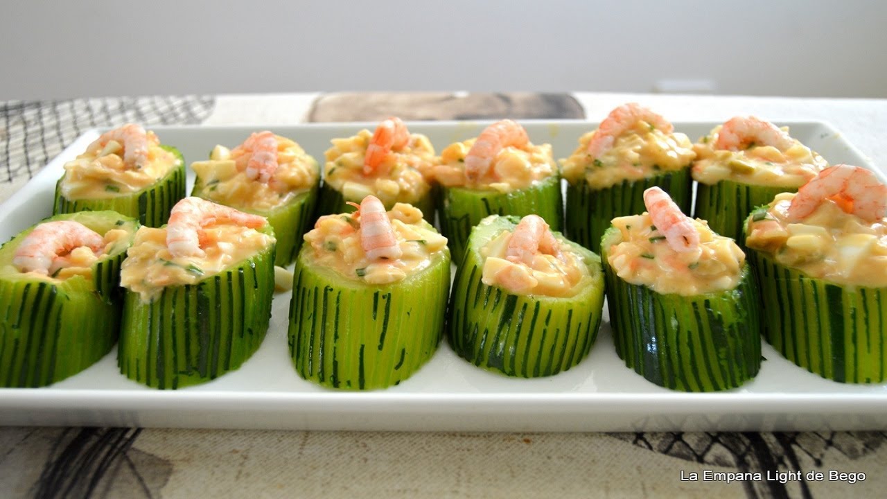Bocados de Calabacín rellenos de Ensaladilla de Marisco. Receta Fácil, Rápida y Fría.